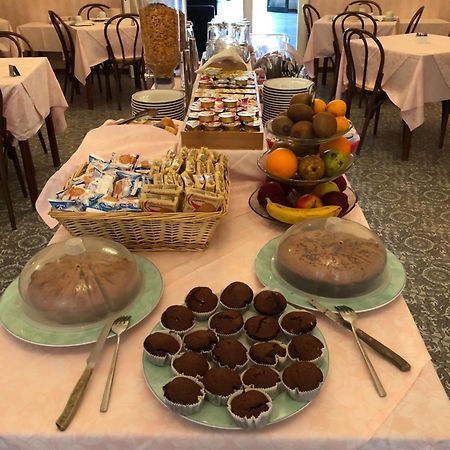 Hotel Valdinievole Camaiore Bagian luar foto
