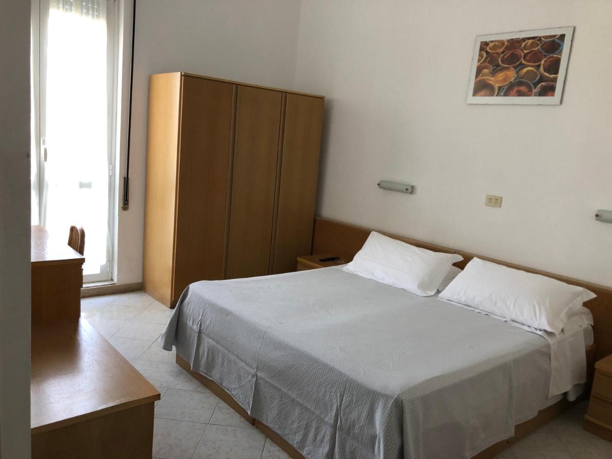 Hotel Valdinievole Camaiore Bagian luar foto