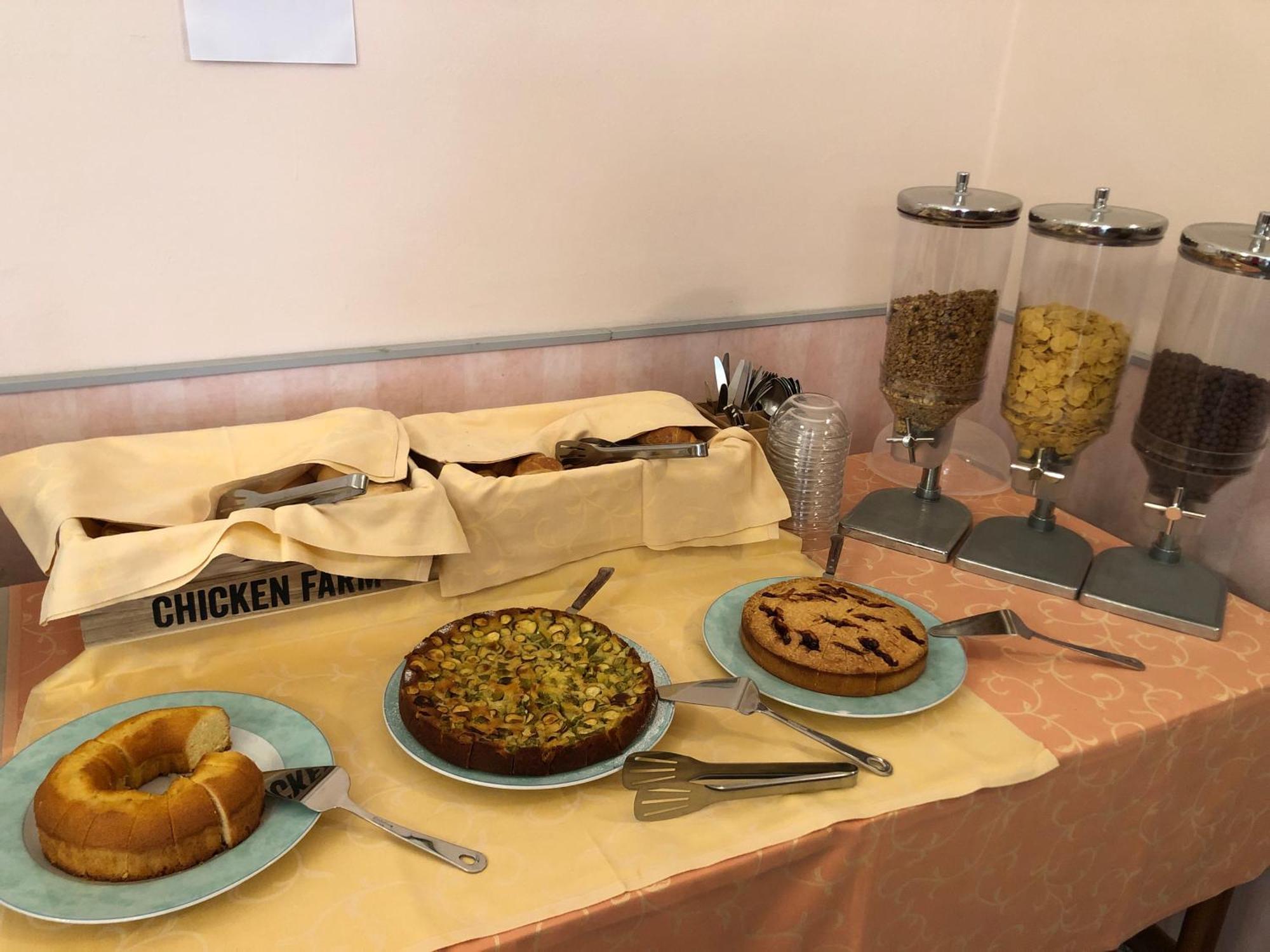 Hotel Valdinievole Camaiore Bagian luar foto