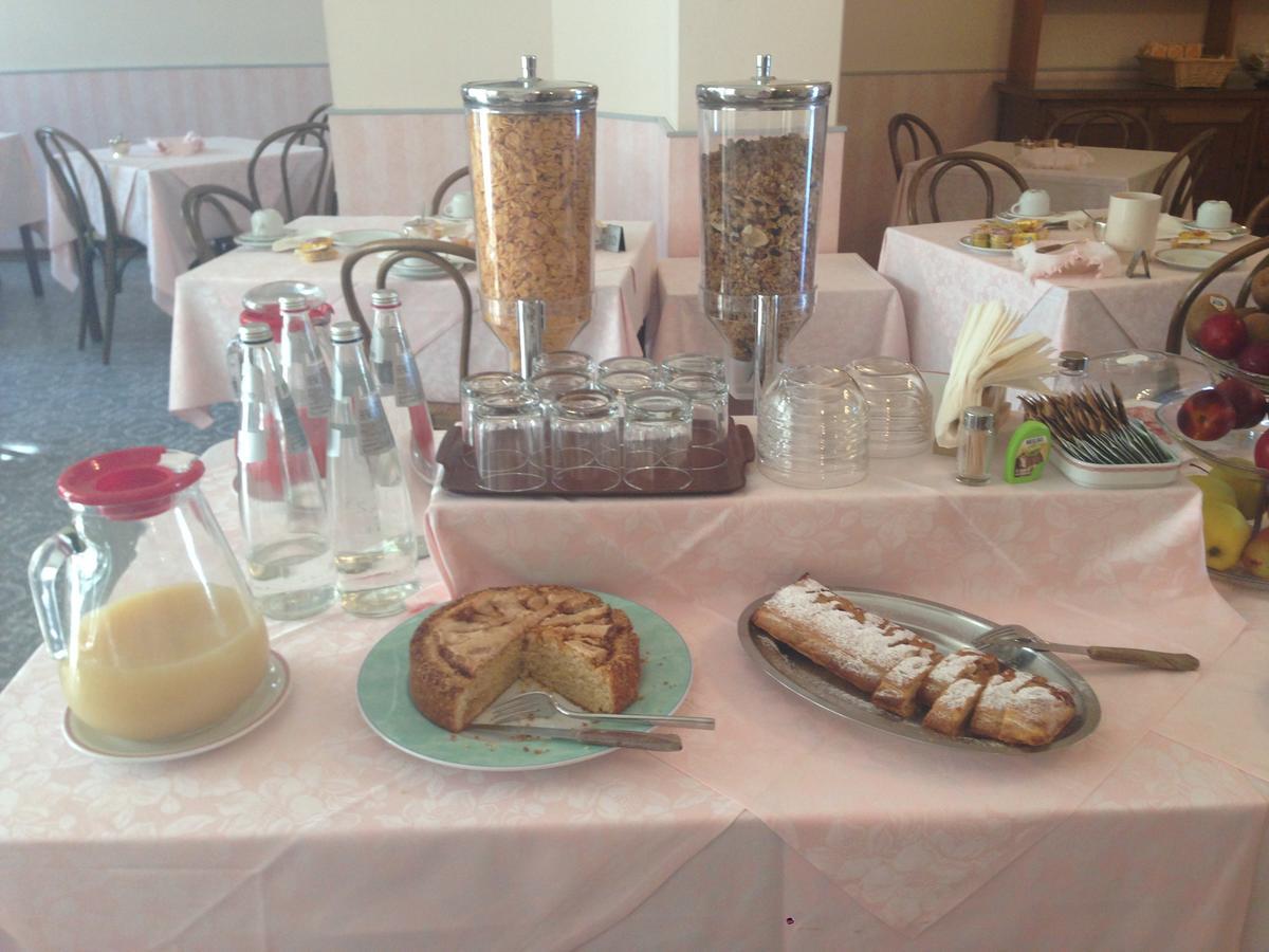 Hotel Valdinievole Camaiore Bagian luar foto
