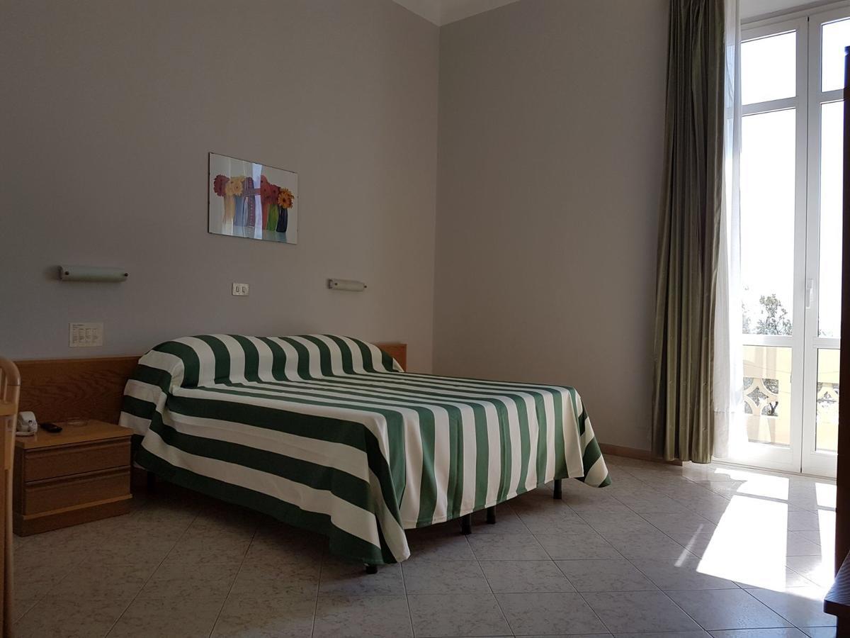 Hotel Valdinievole Camaiore Bagian luar foto