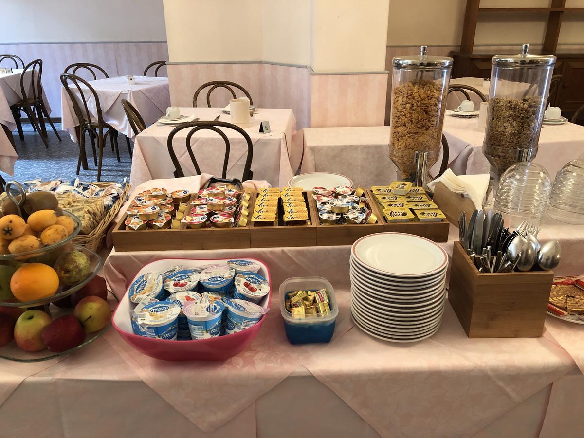 Hotel Valdinievole Camaiore Bagian luar foto