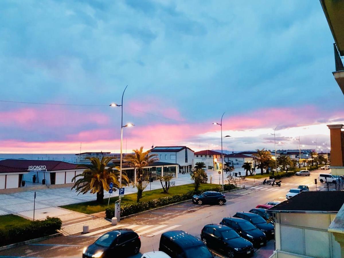 Hotel Valdinievole Camaiore Bagian luar foto