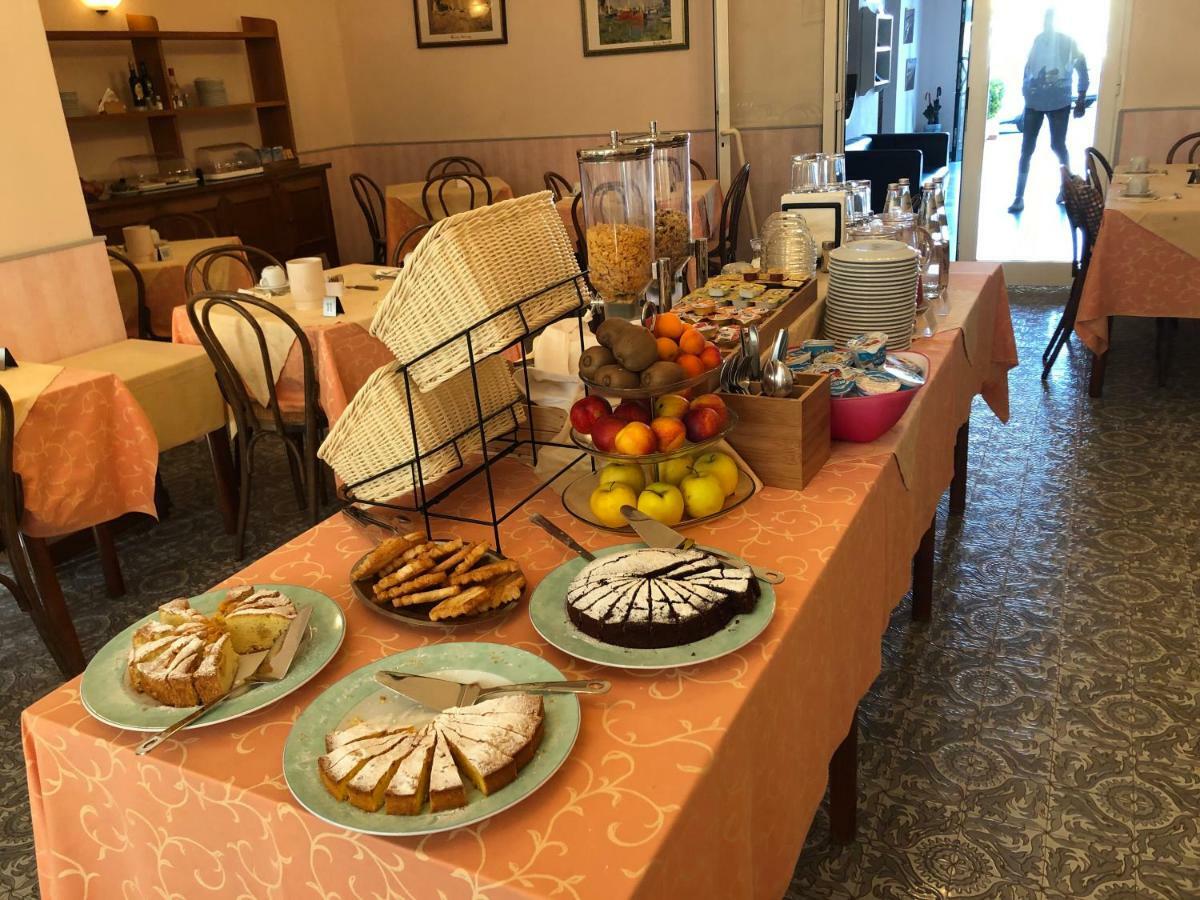 Hotel Valdinievole Camaiore Bagian luar foto